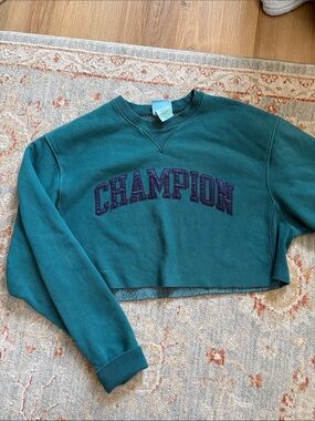 Champion Teal Cropped Crewneck Sweatshirt with Indigo Logo (M)